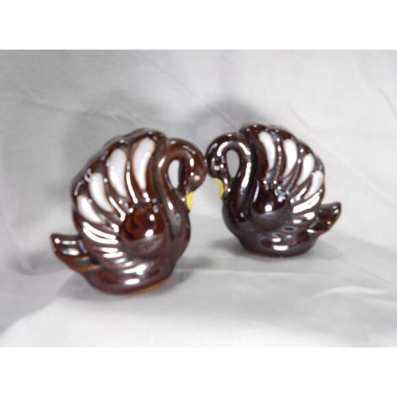 Swan Salt & Pepper Shakers Brown with White Accents Ceramic - Picture 1 of 6